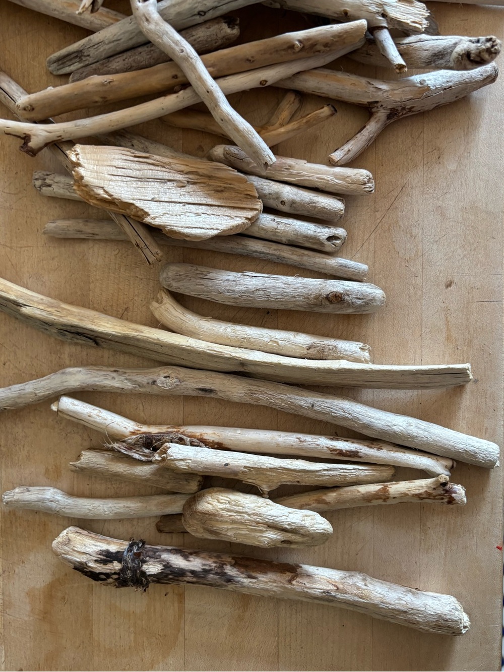 AUTHENTIC Natural Driftwood Decorative Sticks - White/Tan 60 pcs LAKE SUPERIOR